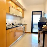 Apartman Beachfront Luxury - Sea View Balcony, Private Garage, Wifi, Ac