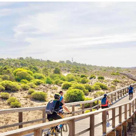 Luxury Seaview - Balcony Facing Ocean, Private Garage, Wifi, Ac 아파트 *