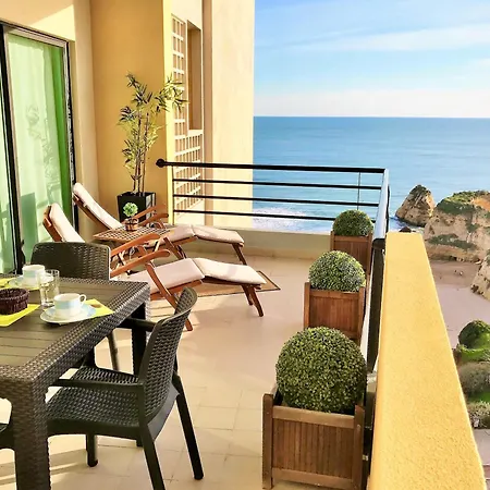 Beachfront Luxury - Sea View Balcony, Private Garage, Wifi, Ac Appartement Portimão
