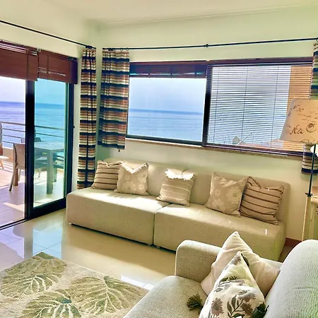 Apartment Absolute Beachfront - Huge Panoramic Sea View Balcony & Private Garage *