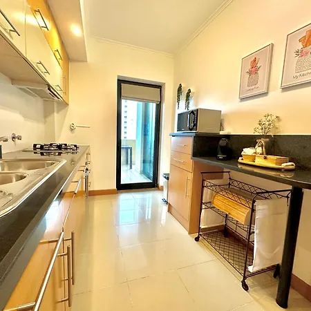 Absolute Beachfront Luxury - Panoramic Sea View Balcony, Private Garage, Wifi, Ac Appartamento Portimão
