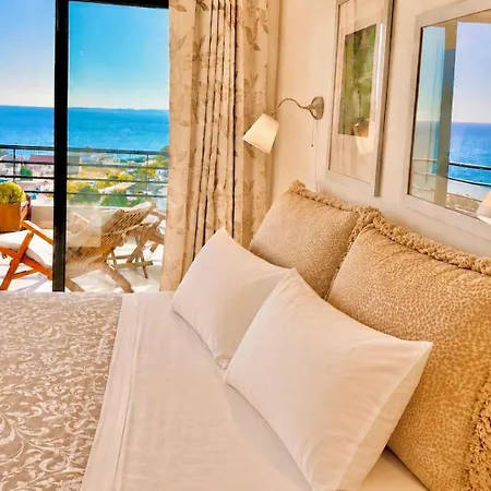 Apartment Absolute Beachfront - Huge Panoramic Sea View Balcony & Private Garage Portimao