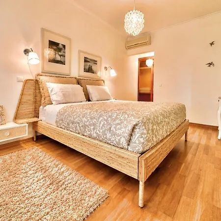 Absolute Beachfront - Huge Panoramic Sea View Balcony & Private Garage