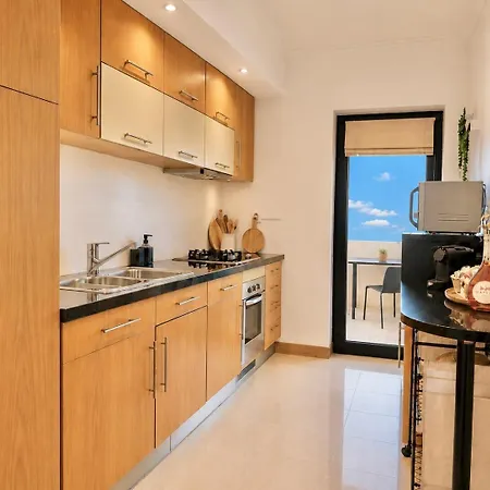 Absolute Beachfront - Huge Panoramic Sea View Balcony & Private Garage Apartment
