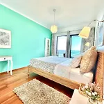 公寓 Beachfront Luxury - Sea View Balcony, Private Garage, Wifi, Ac *